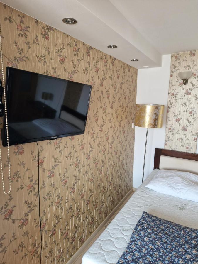 Balassi Apartment -With Green Terrace&Bike Штурово Екстер'єр фото